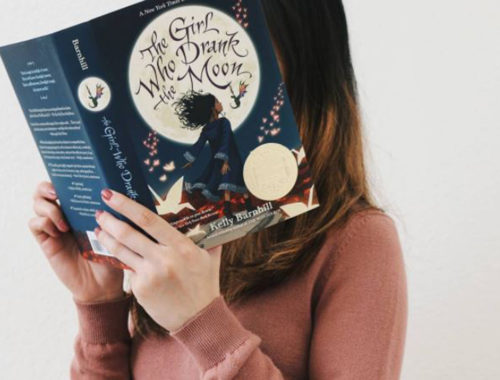 Review Buku Novel The Girl Who Drank the Moon