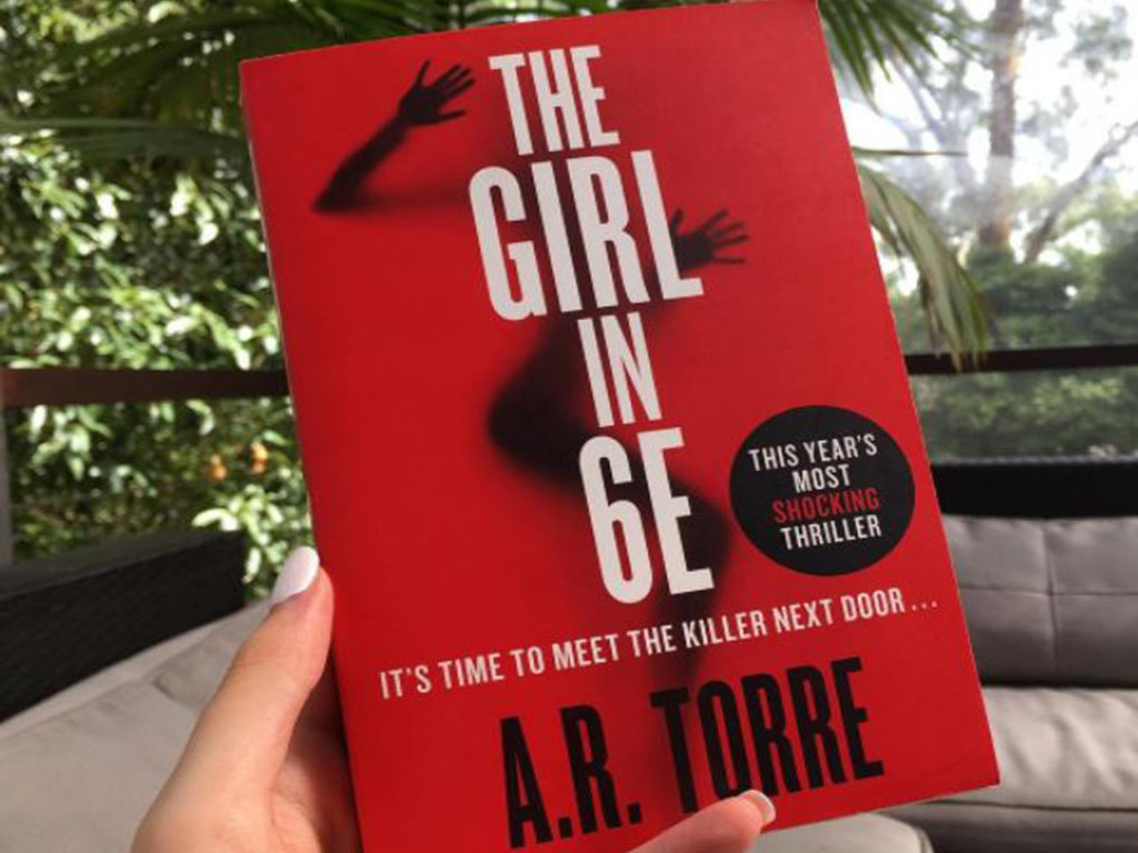 Review Buku Novel The Girl in 6E