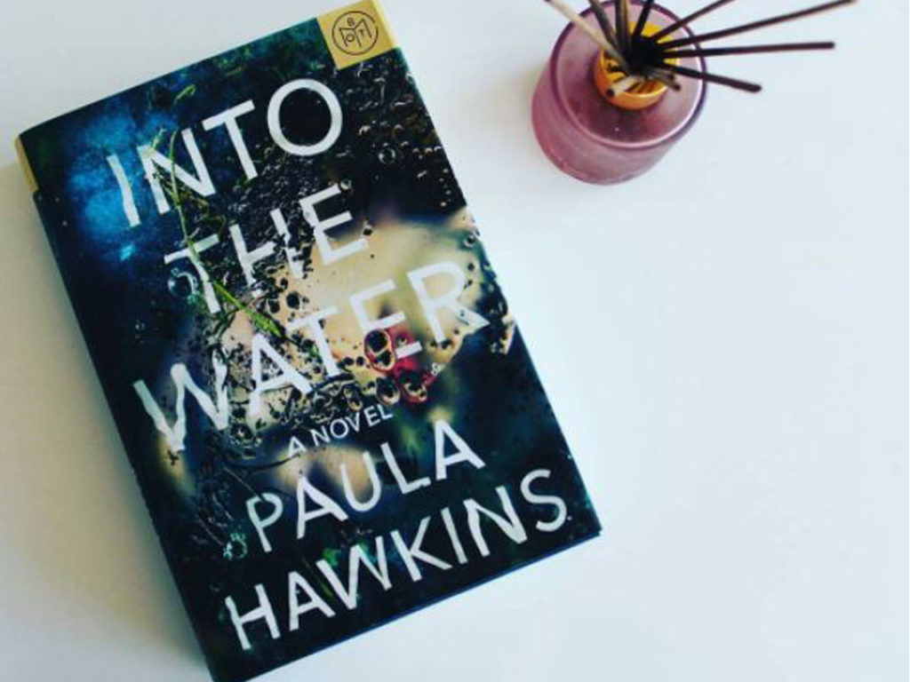 Review Buku Novel Into The Water