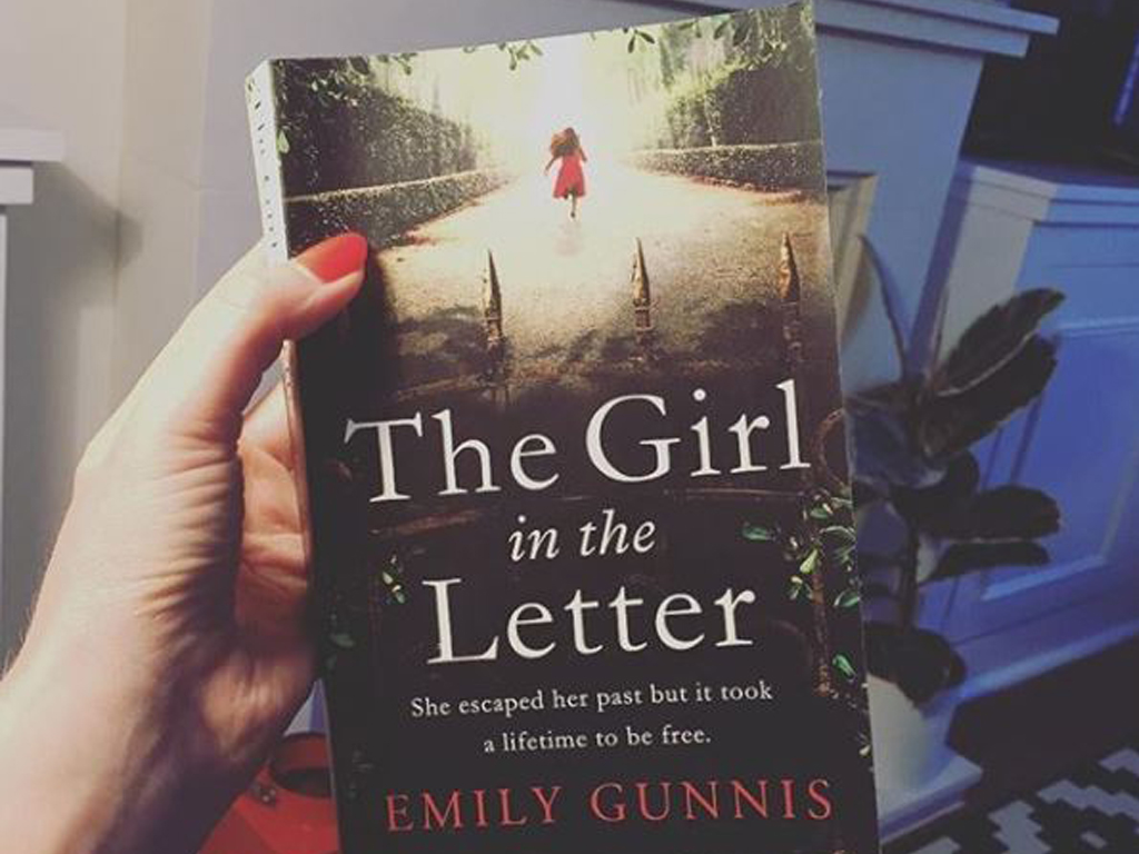 Review Buku Novel The Girl in the Letter Emily Gunnis